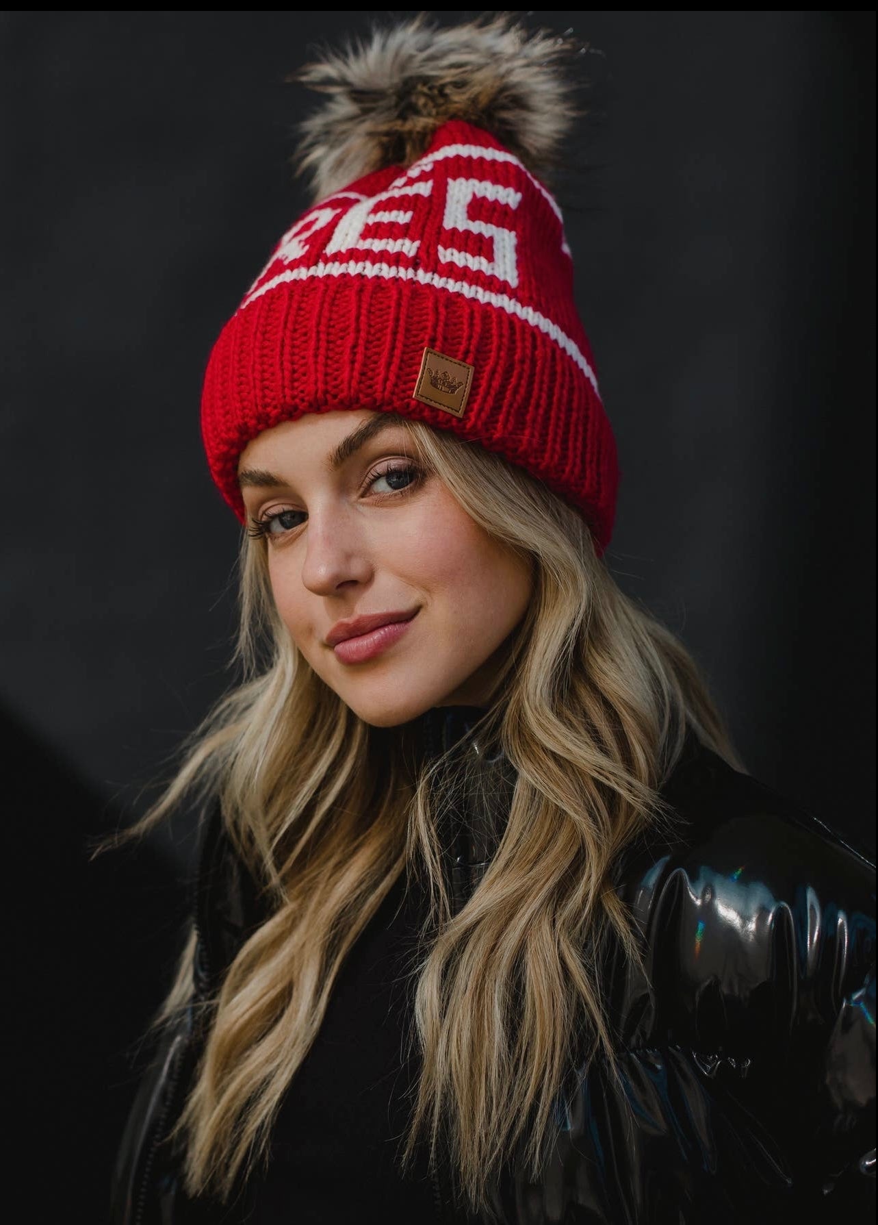Après Knit Hat with Faux Fur Pom Après Knit Hat with Faux Fur Pom