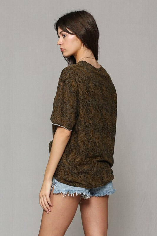 Leopard Print Crew Neck Leopard Print Crew Neck